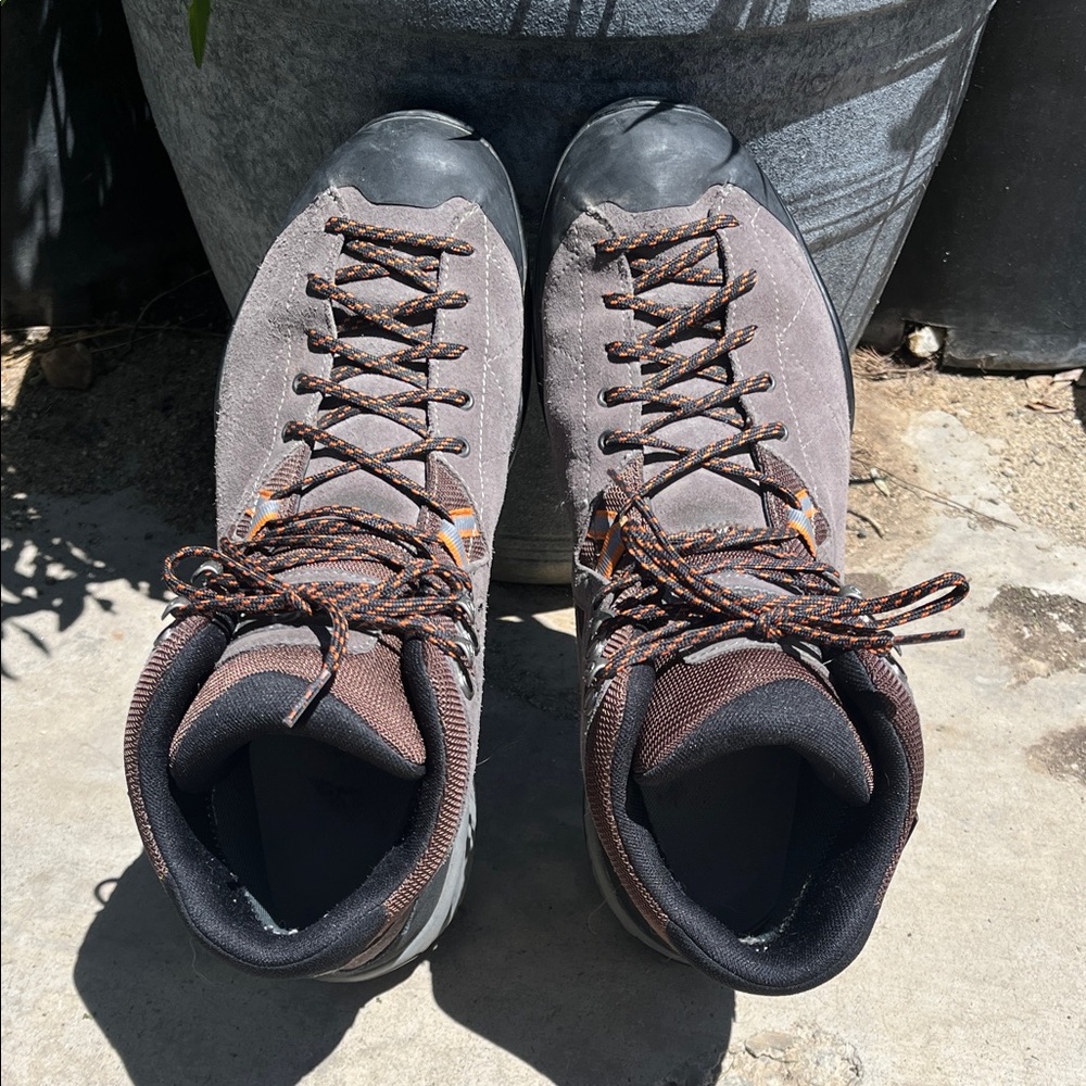 Scarpa Daylite GTX size 11 men’s hiking walking work shoes. Like new